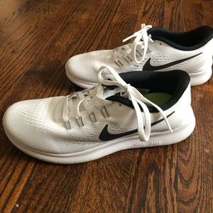 White & Black Nike Free. Size 7